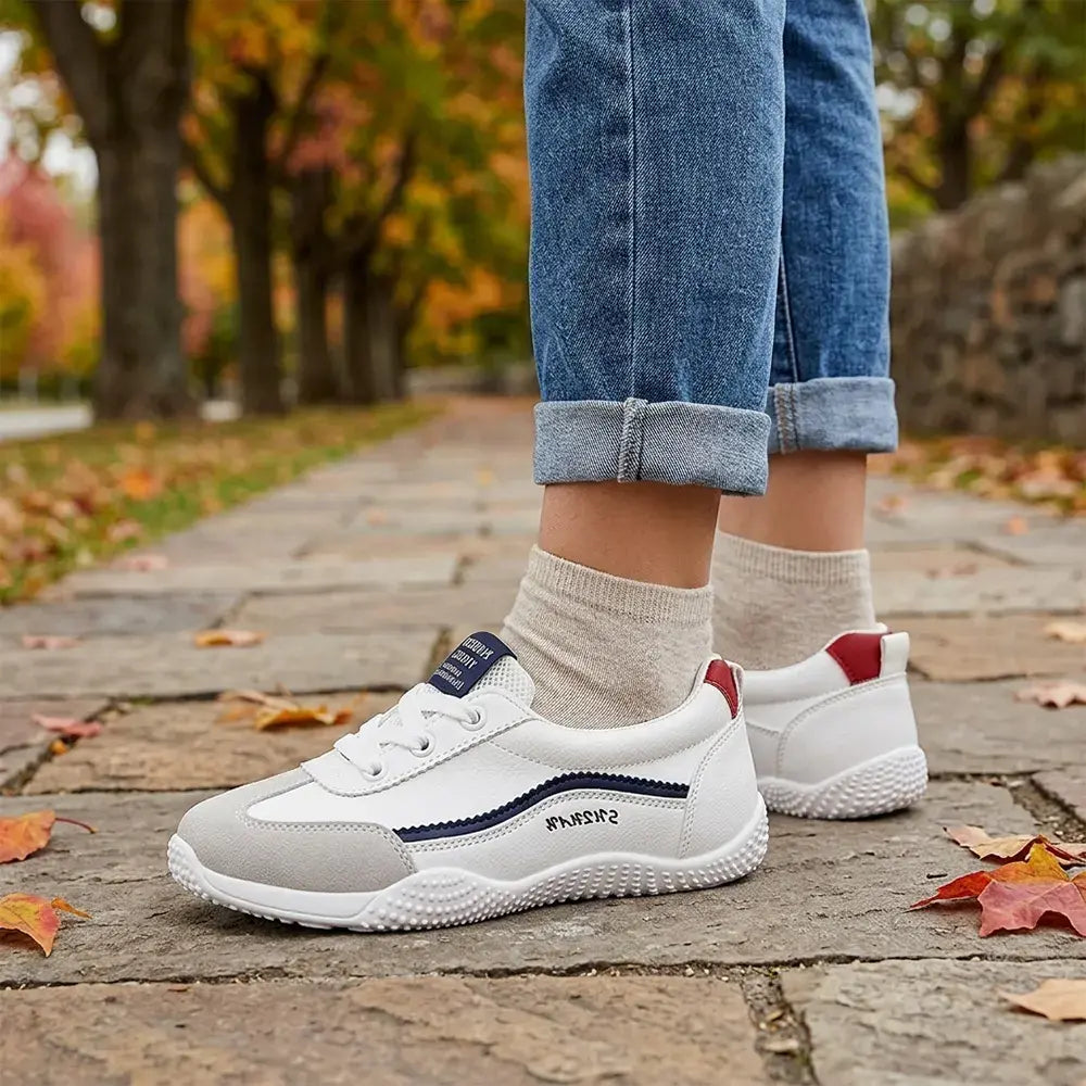 【Veľkosti 35-40】👟Dámske tenisky v nemeckom štýle s okrúhlou špičkou – Ľahké a priedušné, ploché, všestranné na každodenné nosenie – Klasický biely dizajn