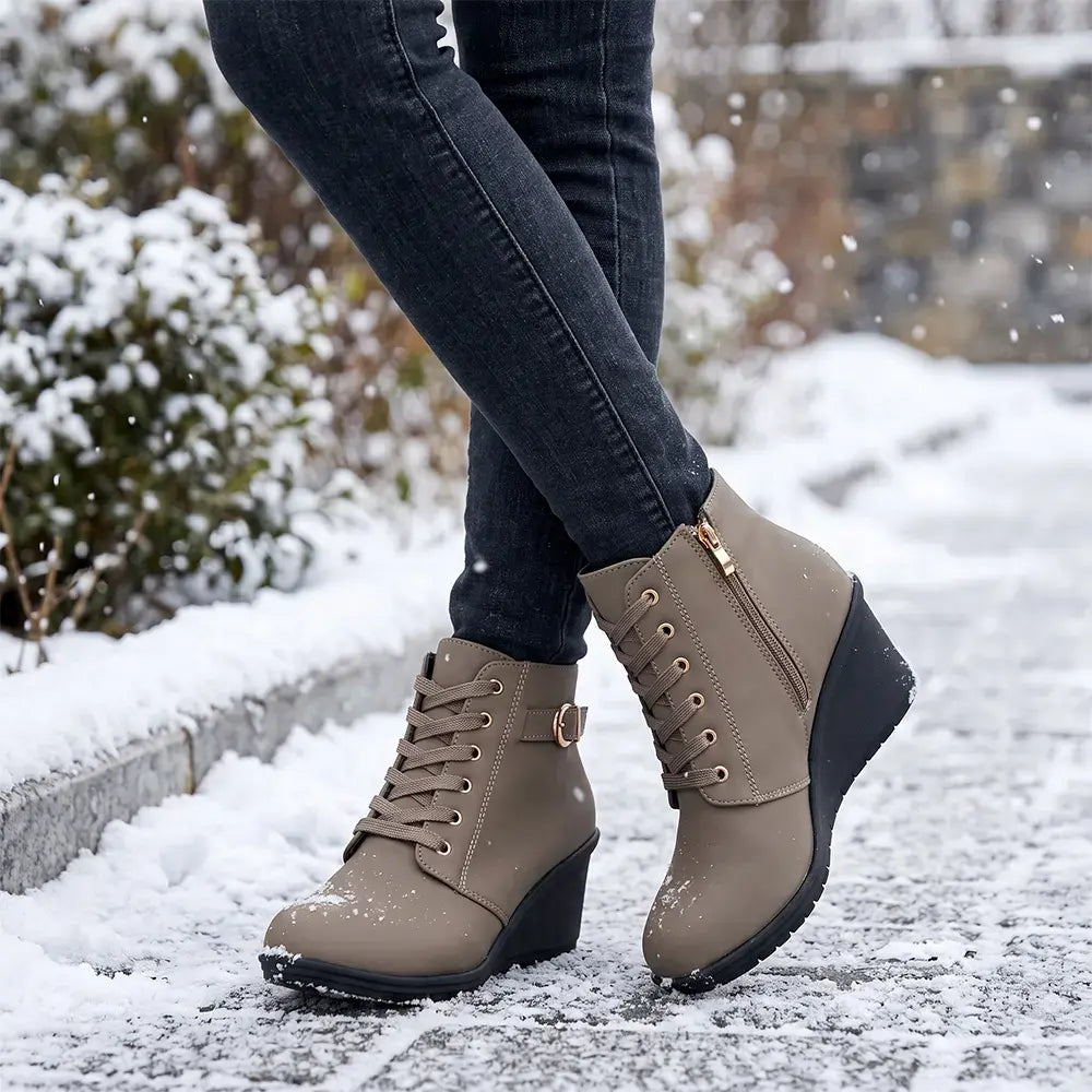 【veľkosti 35-42】👢 Dámske zimné kotníkové boty na klínku , bočný zips, 5 farieb, stabilný krok.
