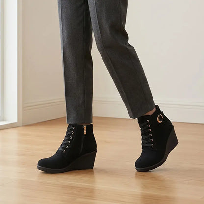 【veľkosti 35-42】👢 Dámske zimné kotníkové boty na klínku , bočný zips, 5 farieb, stabilný krok.