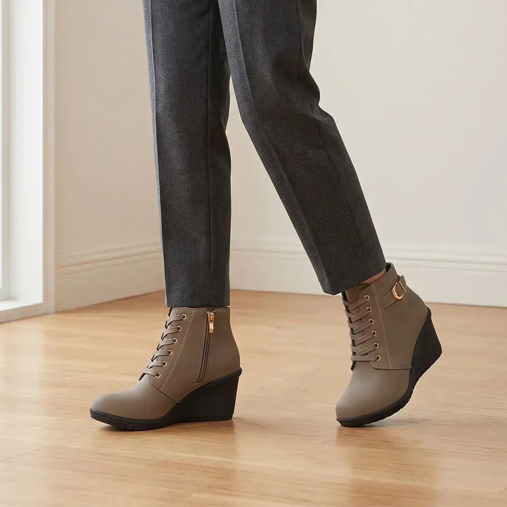 【veľkosti 35-42】👢 Dámske zimné kotníkové boty na klínku , bočný zips, 5 farieb, stabilný krok.